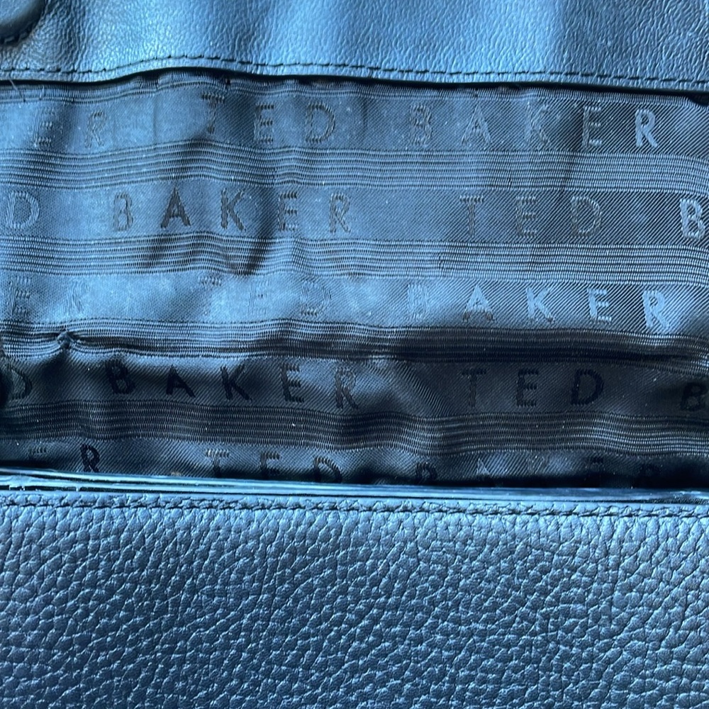 Classy 🖤 Ted Baker leather Shoulder Bag! - Picture 6 of 12